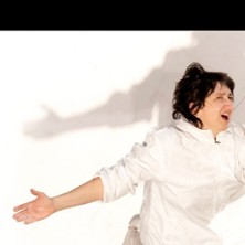 Silvia Gribaudi - Suspended Chorus - Les Abbesses, Paris