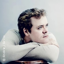 BENJAMIN GROSVENOR
